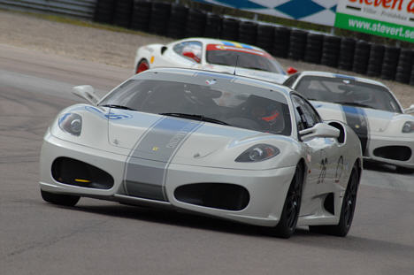 Selv om det ikke er alle Ferrarier, der er ildrøde, så kommer de alligevel til at køre stærkt på Padborg Park.